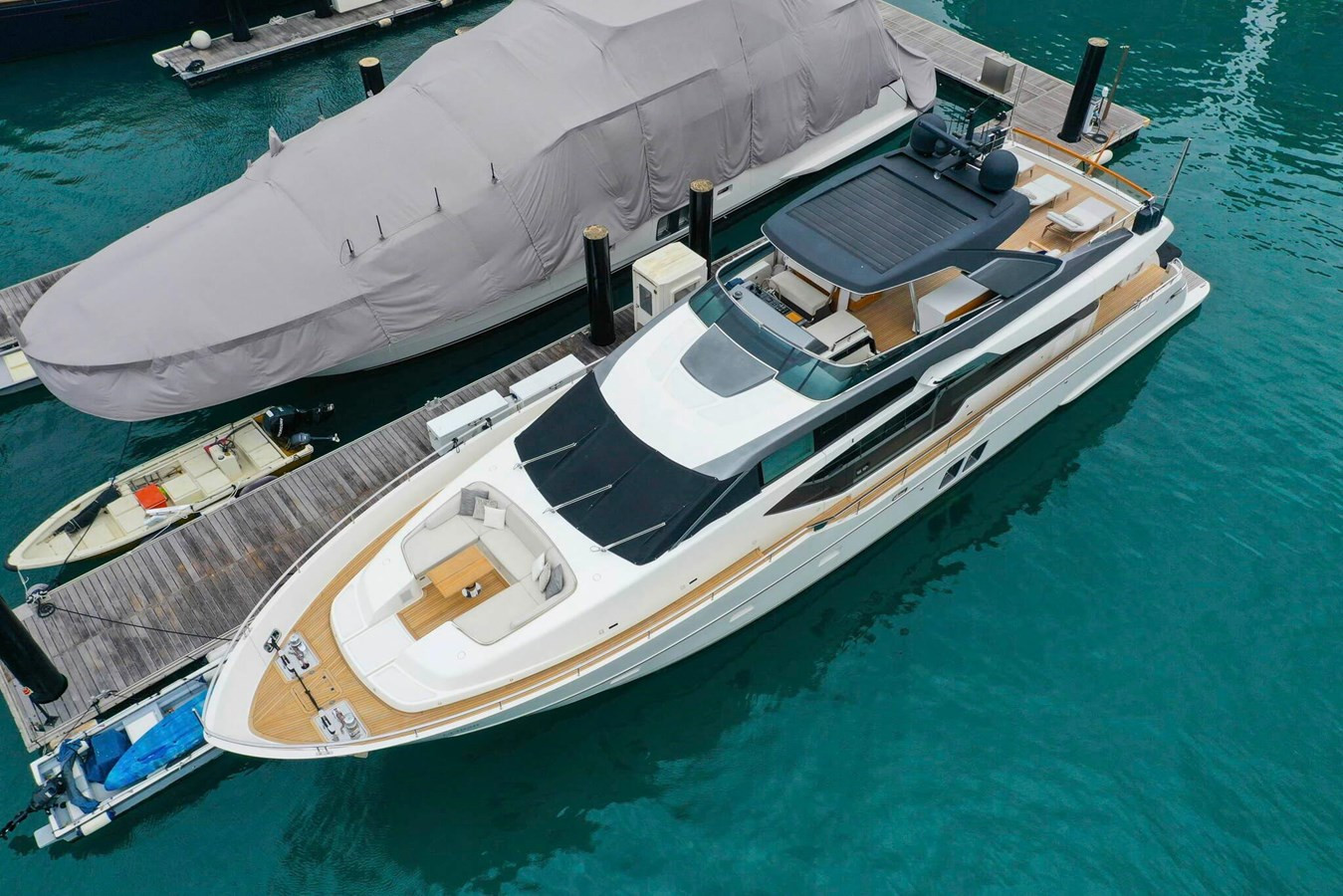 https://arconyachts.ams3.digitaloceanspaces.com/81793/conversions/large_4708420-optimize.jpg