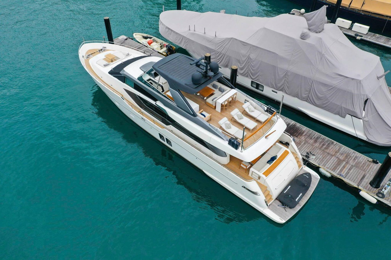 https://arconyachts.ams3.digitaloceanspaces.com/81795/conversions/large_4708421-optimize.jpg