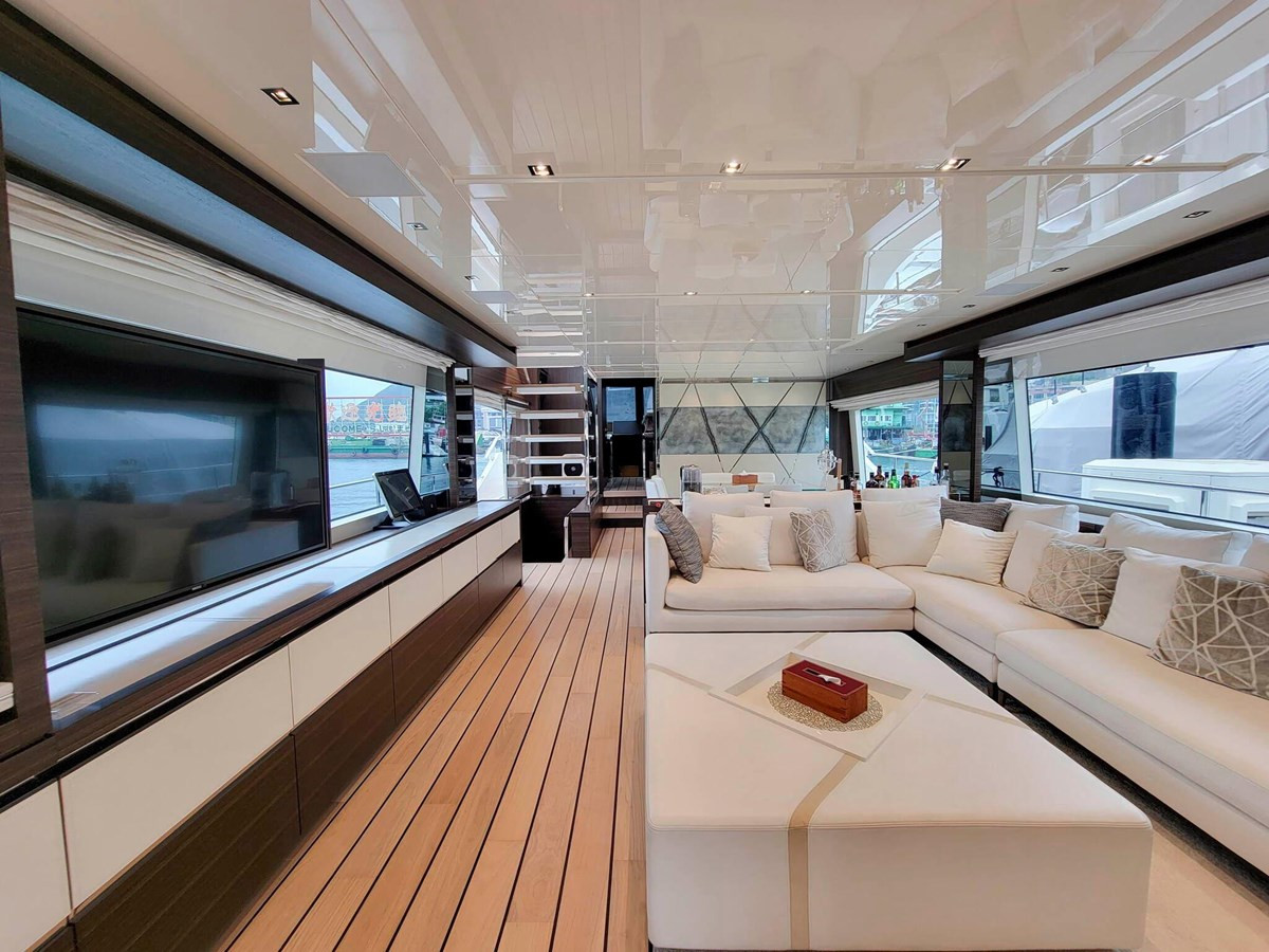 https://arconyachts.ams3.digitaloceanspaces.com/81803/conversions/large_4708424-optimize.jpg