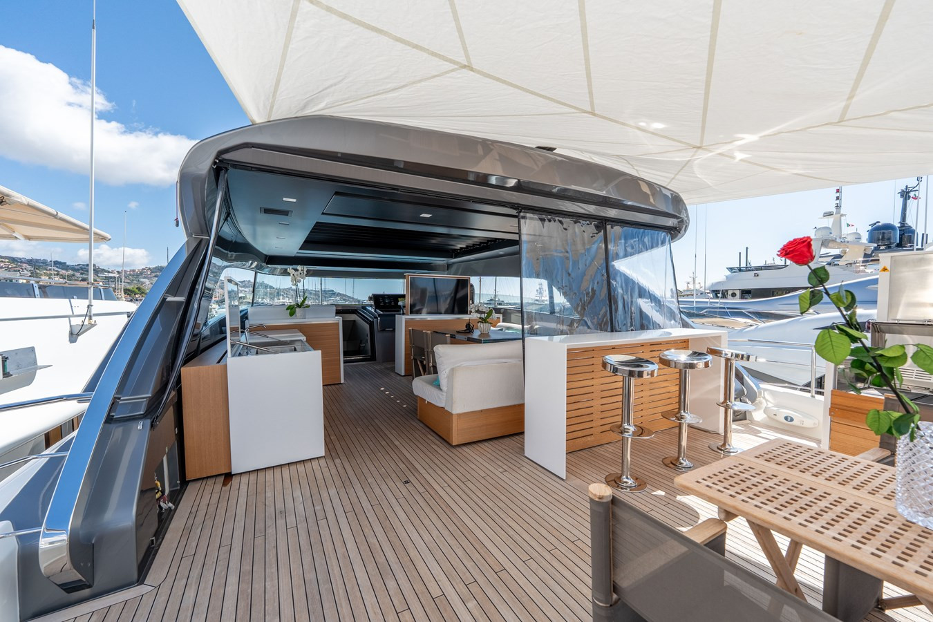 https://arconyachts.ams3.digitaloceanspaces.com/81849/conversions/large_4813085-optimize.jpg