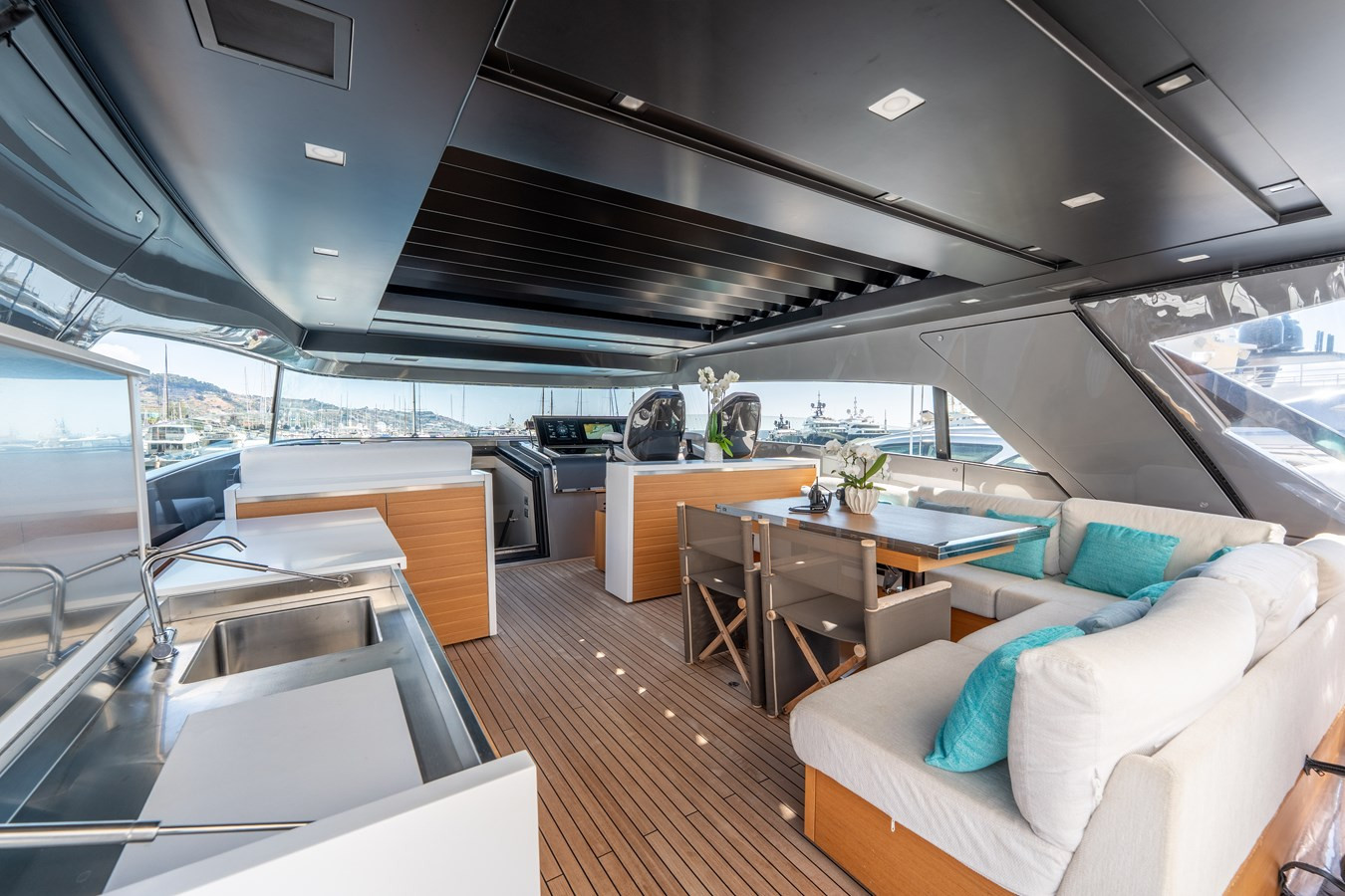 https://arconyachts.ams3.digitaloceanspaces.com/81852/conversions/large_4813086-optimize.jpg