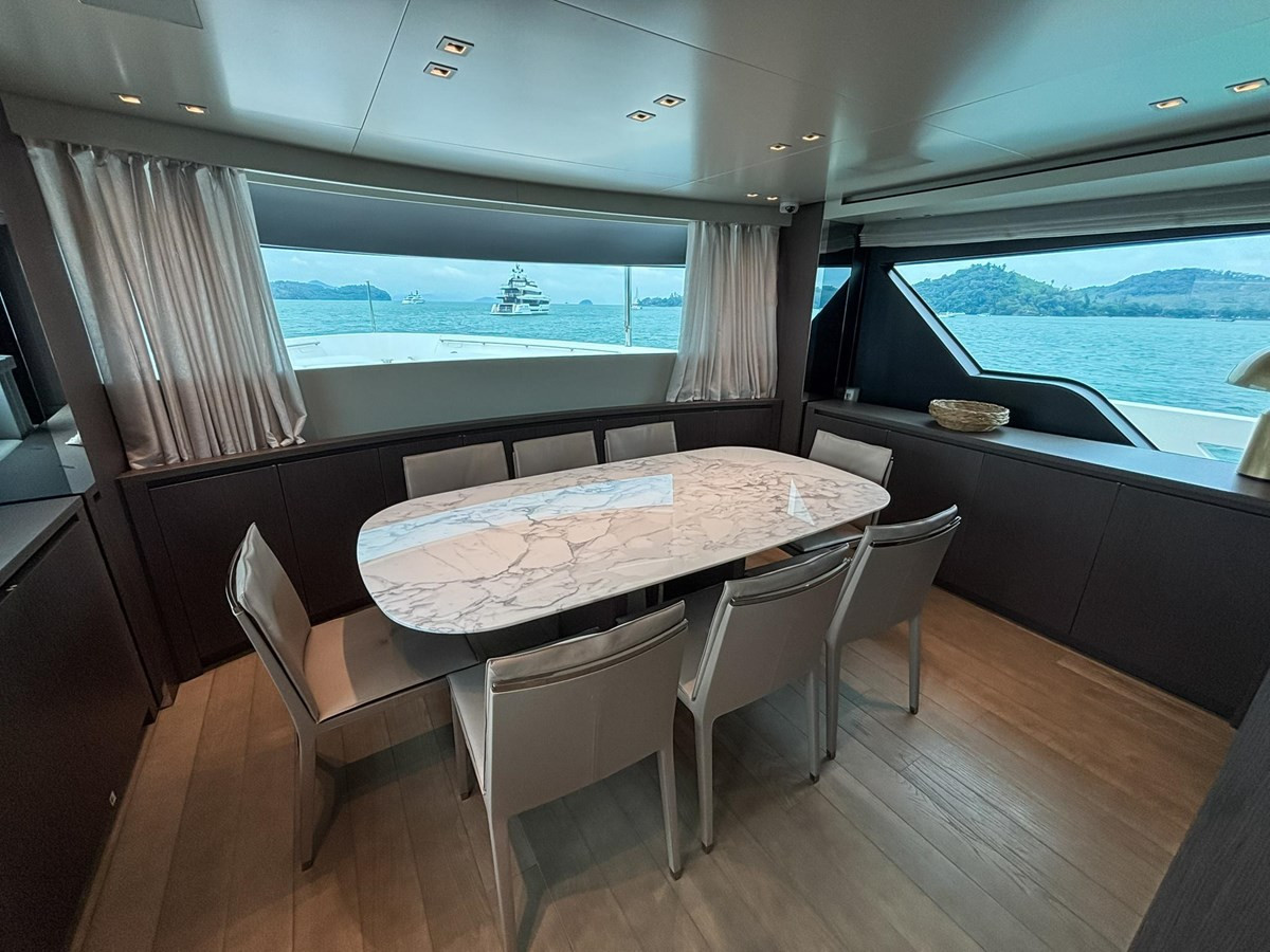 https://arconyachts.ams3.digitaloceanspaces.com/81934/conversions/large_4699681-optimize.jpg