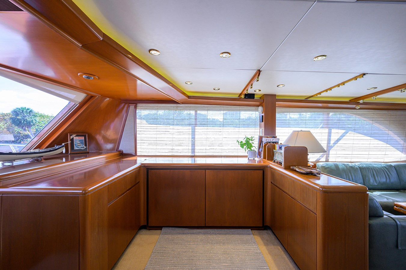 https://arconyachts.ams3.digitaloceanspaces.com/81939/conversions/large_4757409-optimize.jpg