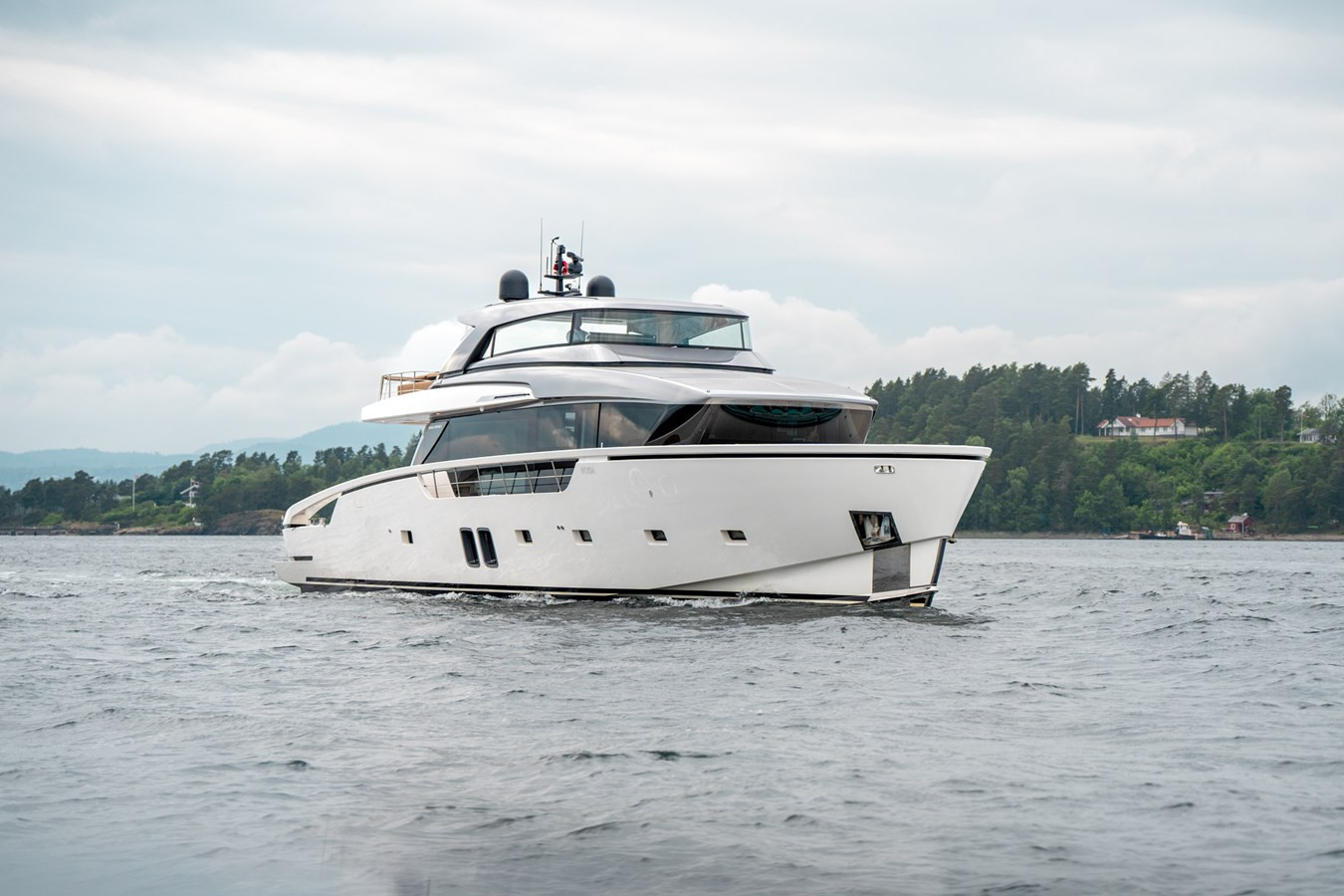 https://arconyachts.ams3.digitaloceanspaces.com/81970/conversions/large_4833021-optimize.jpg