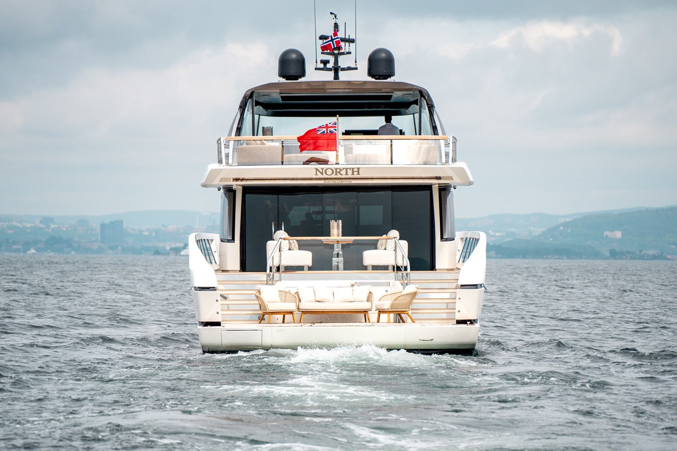 https://arconyachts.ams3.digitaloceanspaces.com/81973/conversions/large_4833022-optimize.jpg