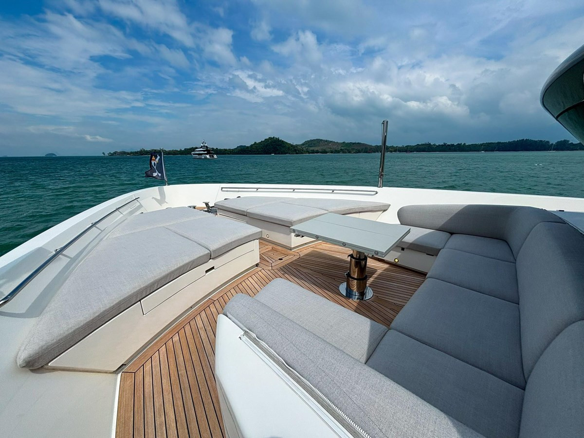 https://arconyachts.ams3.digitaloceanspaces.com/81985/conversions/large_4699698-optimize.jpg
