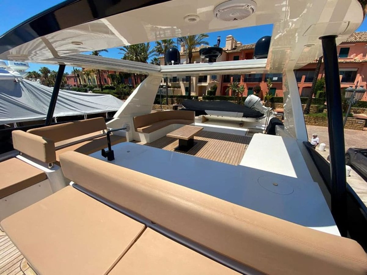 https://arconyachts.ams3.digitaloceanspaces.com/82006/conversions/large_4510682-optimize.jpg