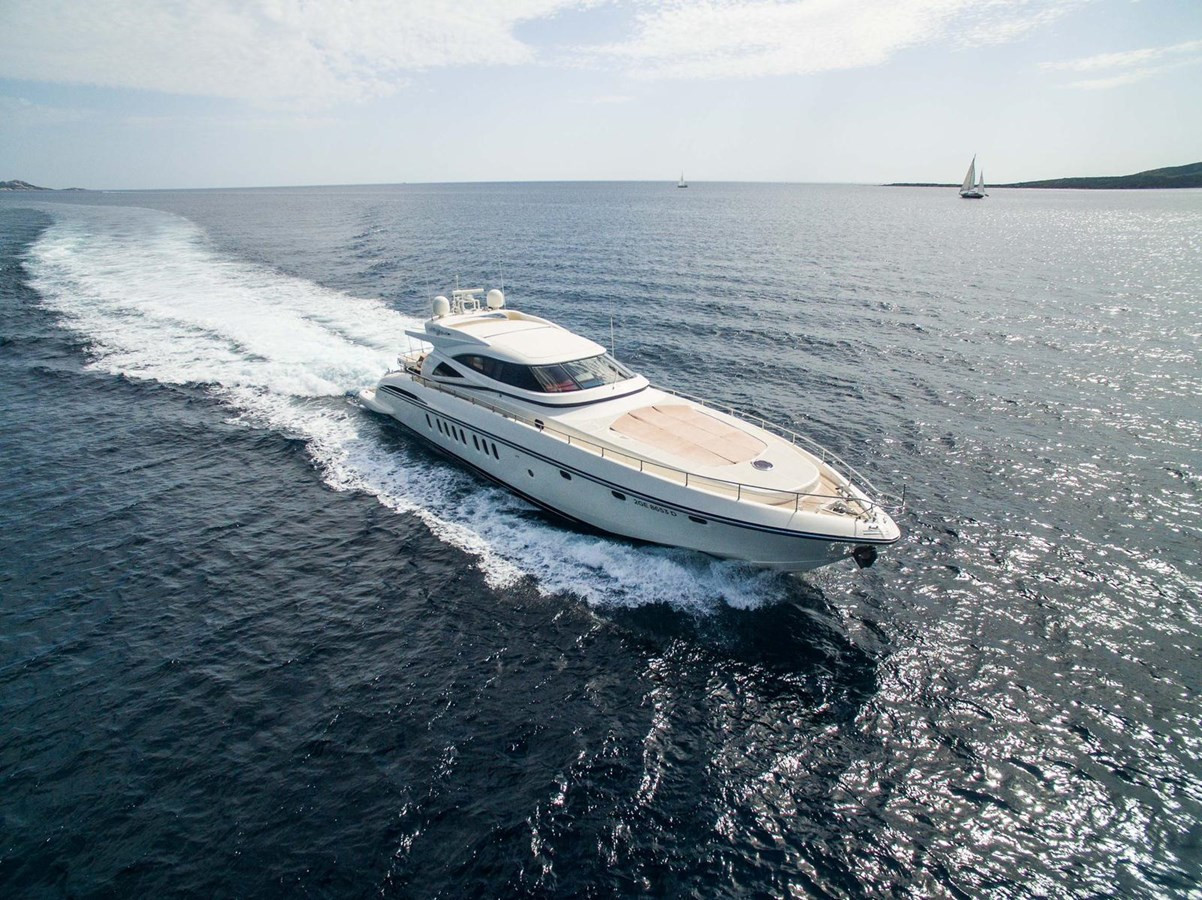 https://arconyachts.ams3.digitaloceanspaces.com/82019/conversions/large_4742141-optimize.jpg