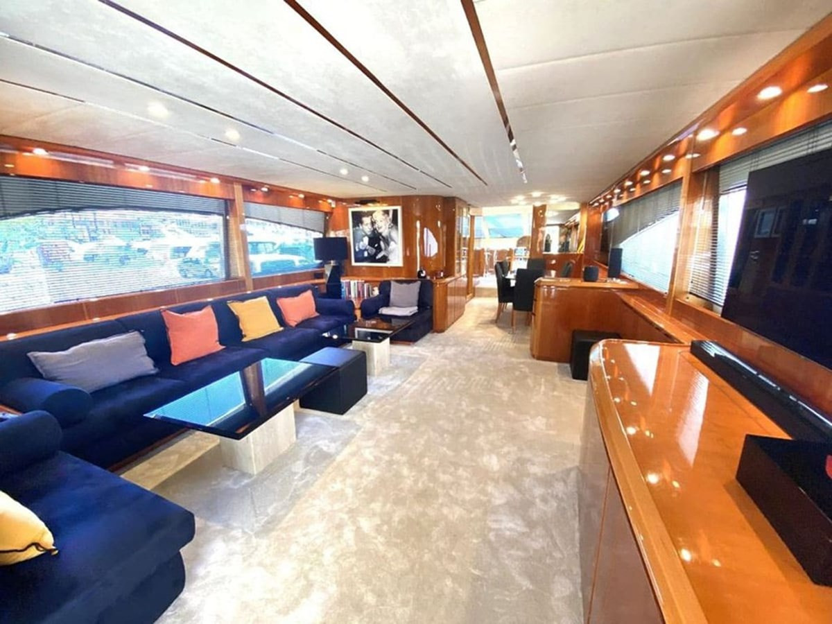 https://arconyachts.ams3.digitaloceanspaces.com/82027/conversions/large_4510689-optimize.jpg