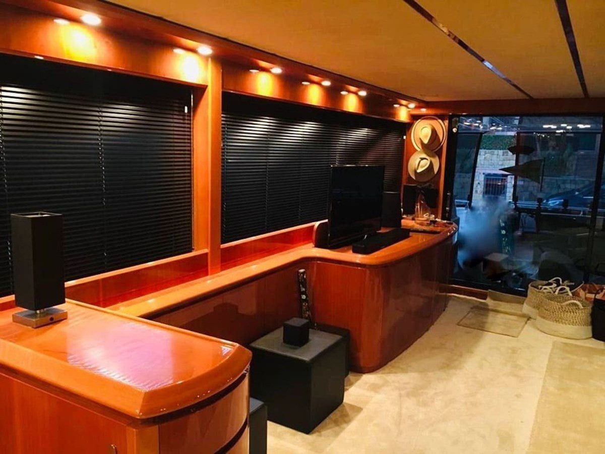 https://arconyachts.ams3.digitaloceanspaces.com/82036/conversions/large_4510692-optimize.jpg