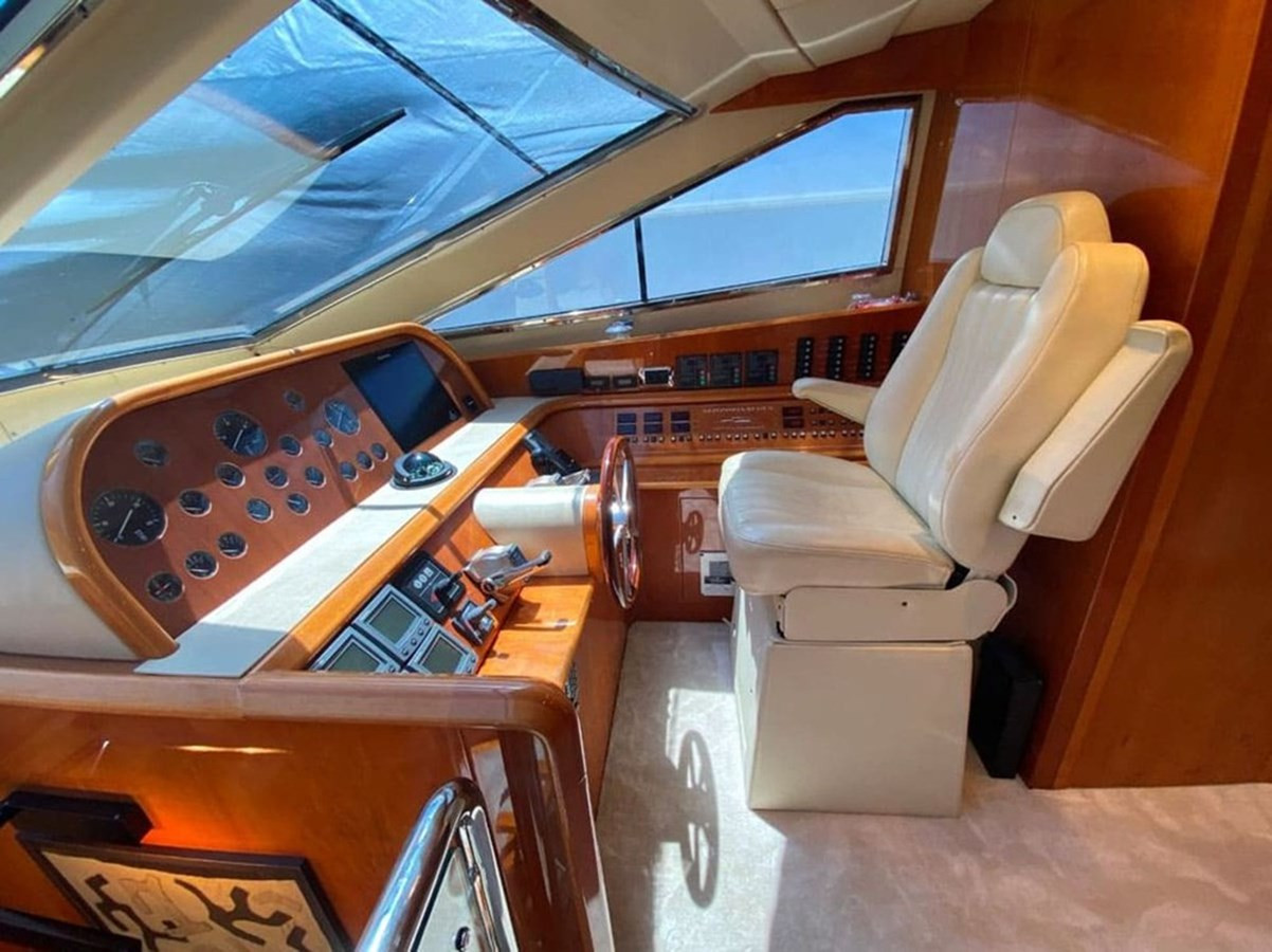 https://arconyachts.ams3.digitaloceanspaces.com/82045/conversions/large_4510695-optimize.jpg