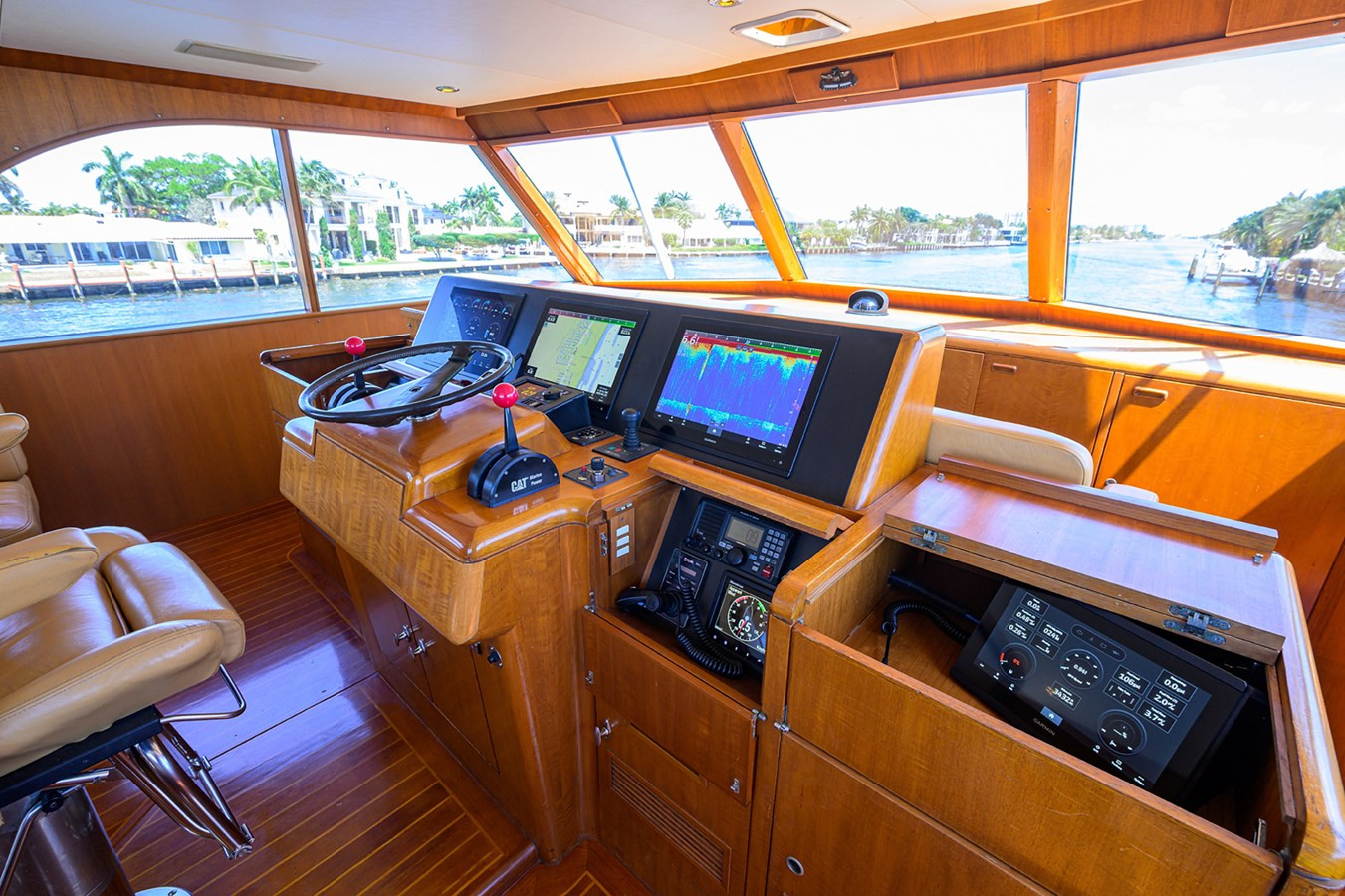 https://arconyachts.ams3.digitaloceanspaces.com/82063/conversions/large_4757451-optimize.jpg