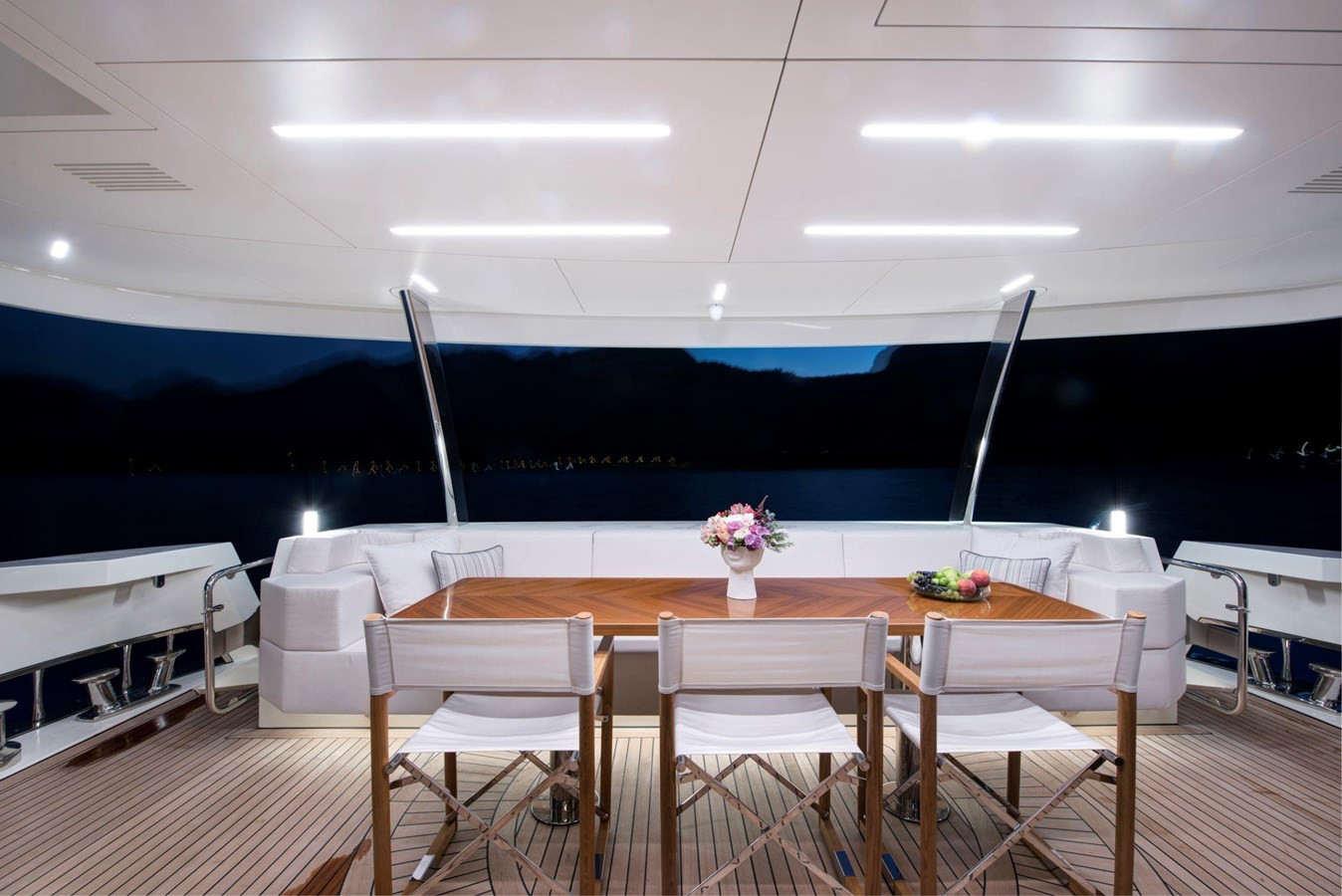 https://arconyachts.ams3.digitaloceanspaces.com/82132/conversions/large_4104289-optimize.jpg