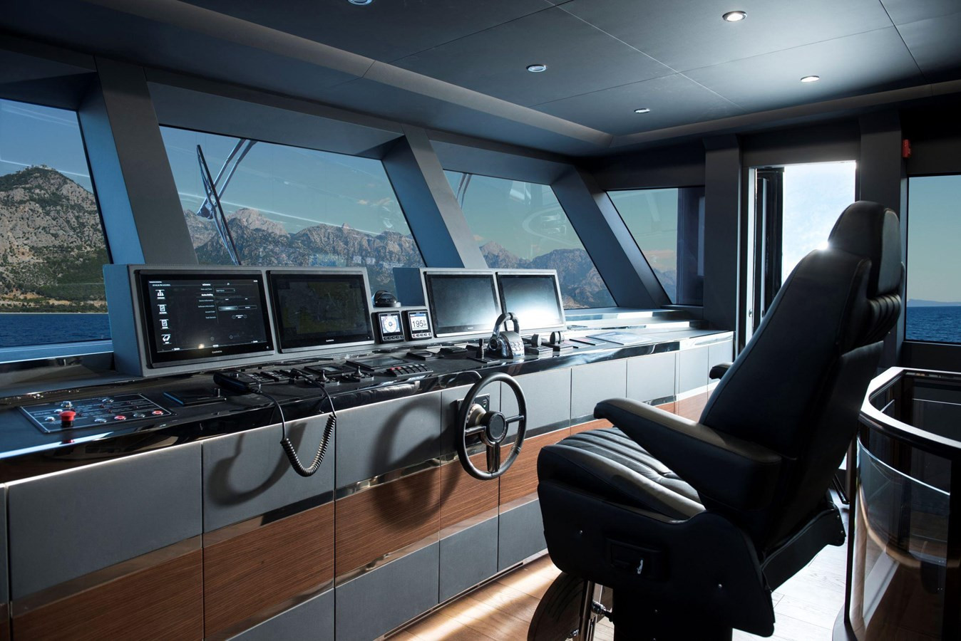 https://arconyachts.ams3.digitaloceanspaces.com/82199/conversions/large_4104312-optimize.jpg
