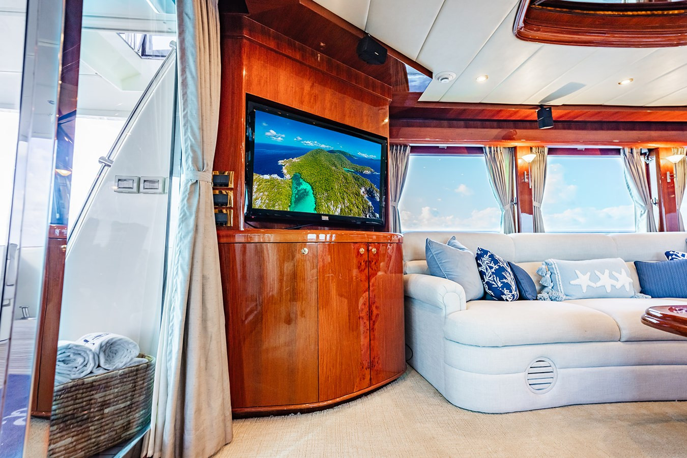 https://arconyachts.ams3.digitaloceanspaces.com/82274/conversions/large_4543855-optimize.jpg