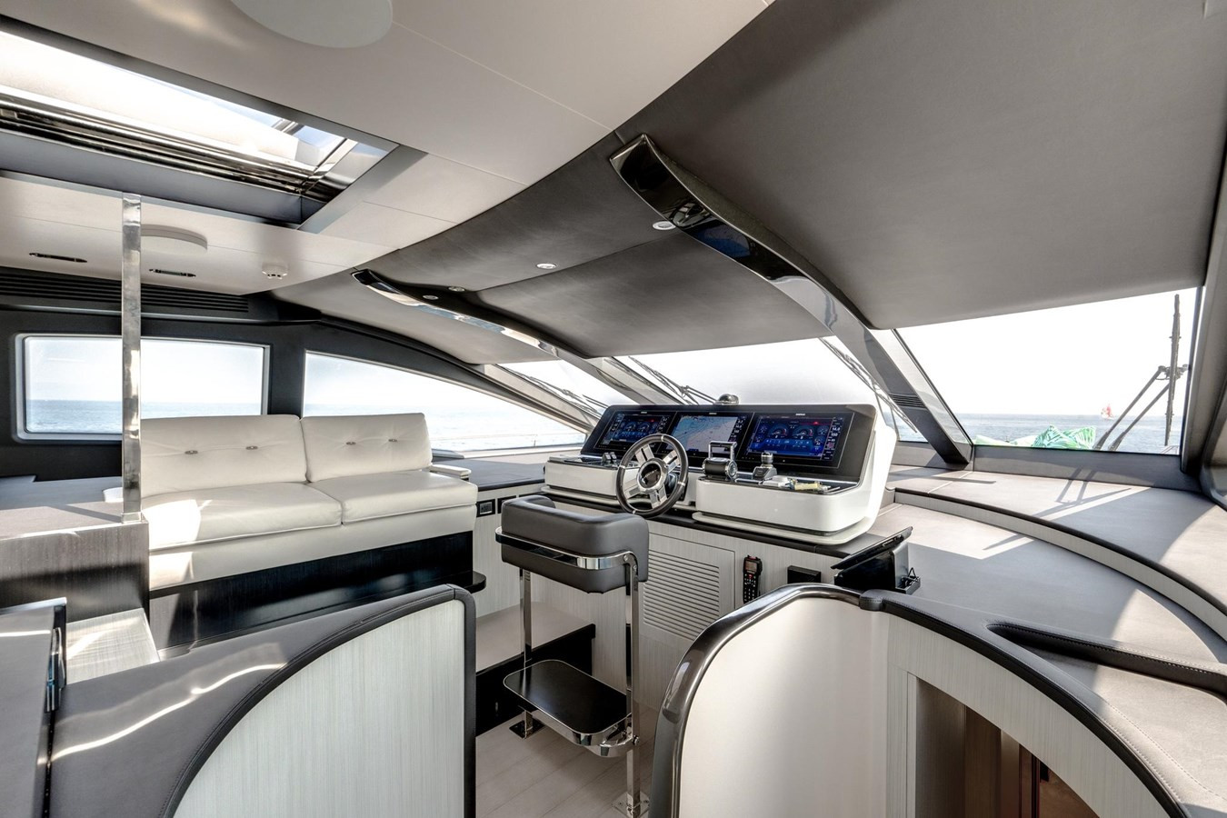 https://arconyachts.ams3.digitaloceanspaces.com/82279/conversions/large_4703028-optimize.jpg