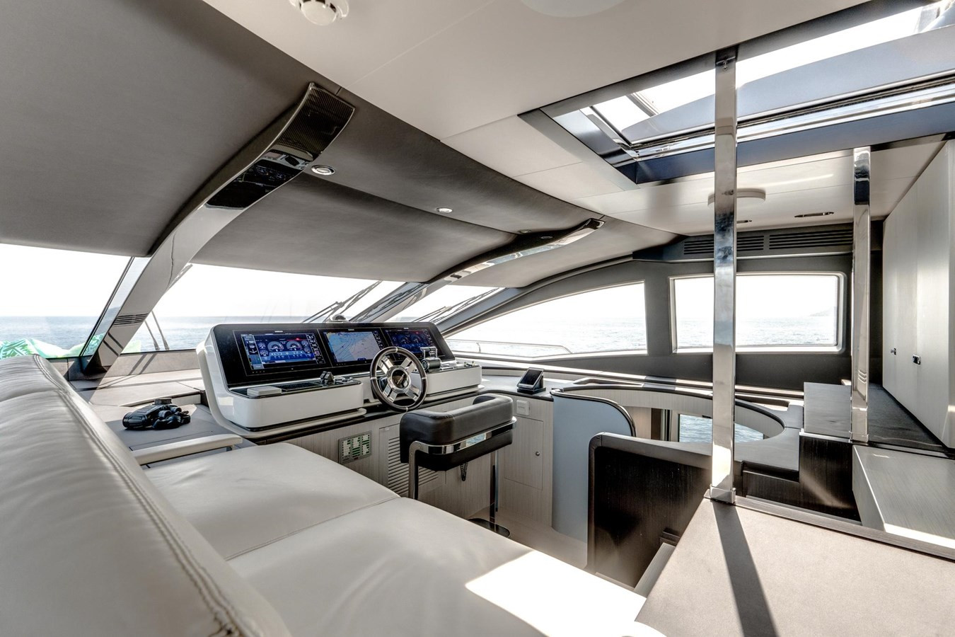 https://arconyachts.ams3.digitaloceanspaces.com/82285/conversions/large_4703030-optimize.jpg