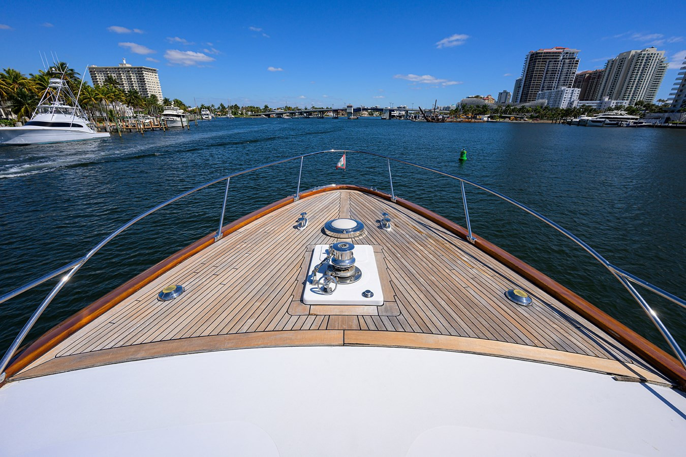 https://arconyachts.ams3.digitaloceanspaces.com/82359/conversions/large_4632033-optimize.jpg