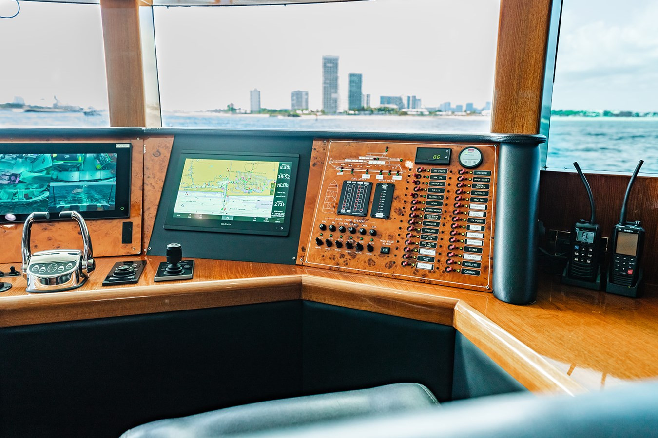 https://arconyachts.ams3.digitaloceanspaces.com/82395/conversions/large_4543897-optimize.jpg