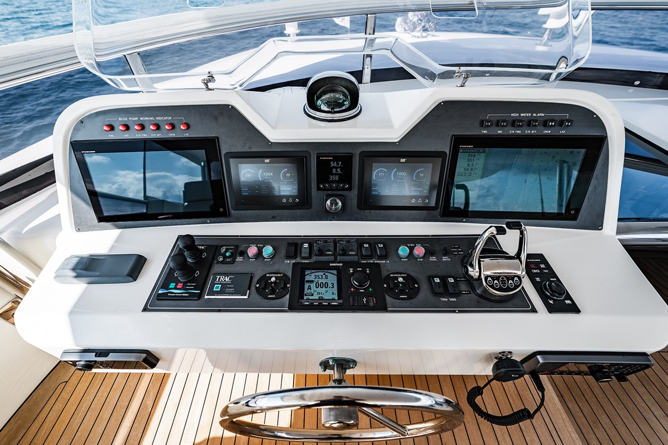 https://arconyachts.ams3.digitaloceanspaces.com/82441/conversions/large_4543912-optimize.jpg
