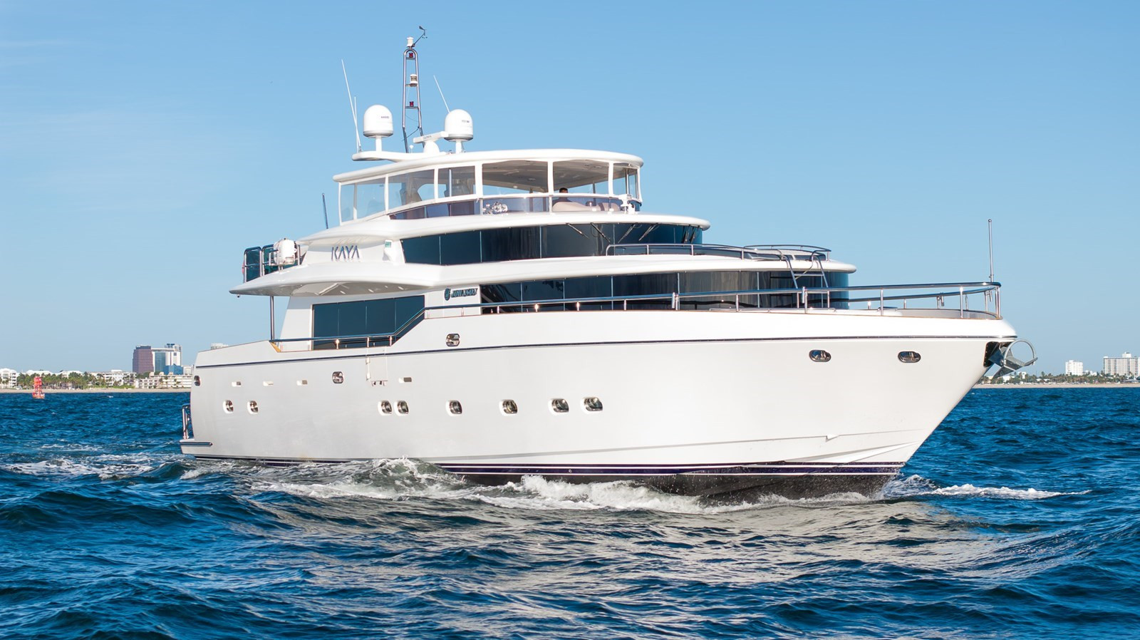 https://arconyachts.ams3.digitaloceanspaces.com/82522/conversions/large_4836713-optimize.jpg
