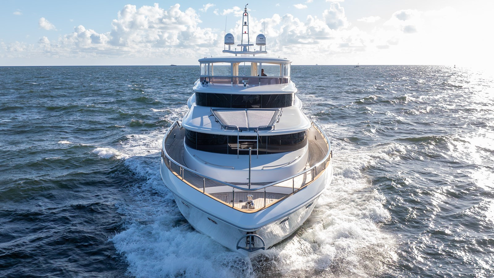 https://arconyachts.ams3.digitaloceanspaces.com/82528/conversions/large_4836715-optimize.jpg