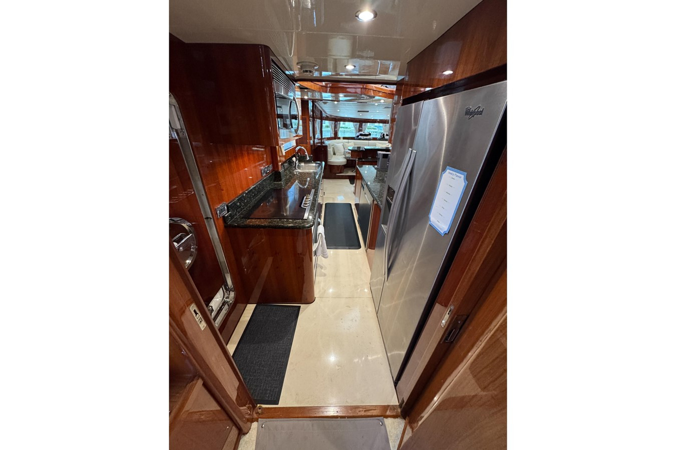 https://arconyachts.ams3.digitaloceanspaces.com/82544/conversions/large_4826235-optimize.jpg