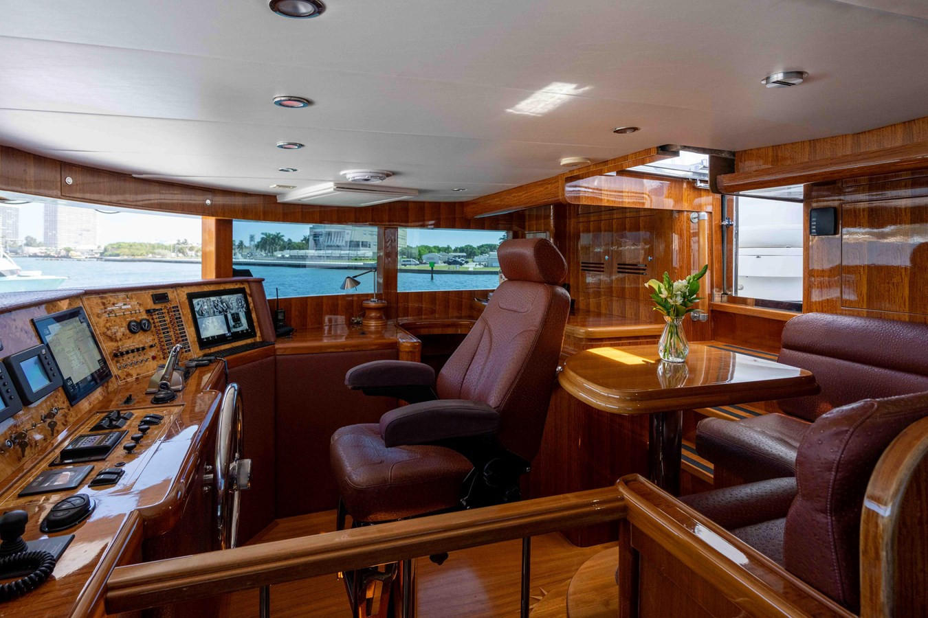 https://arconyachts.ams3.digitaloceanspaces.com/82552/conversions/large_4826238-optimize.jpg