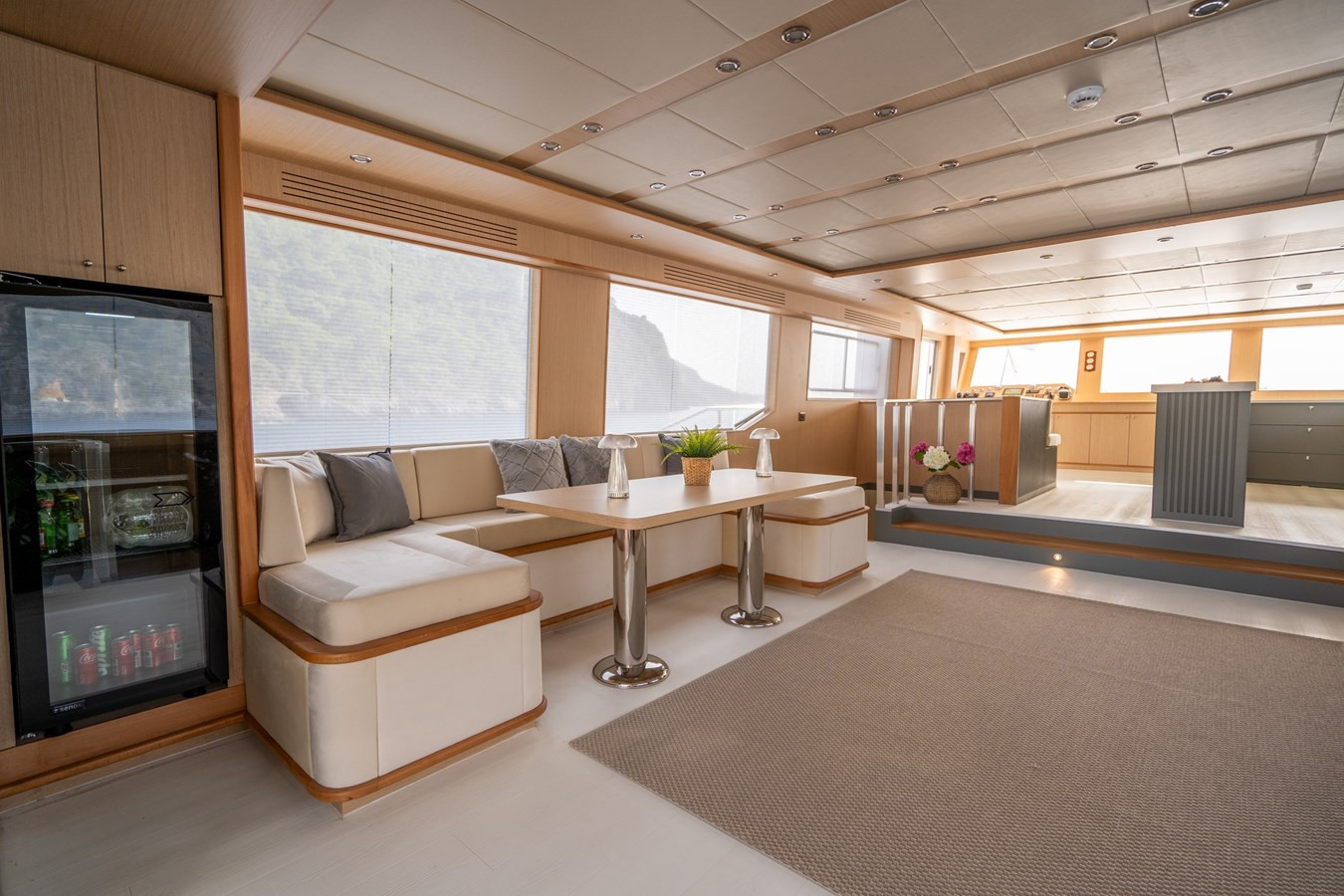 https://arconyachts.ams3.digitaloceanspaces.com/82557/conversions/large_4314394-optimize.jpg