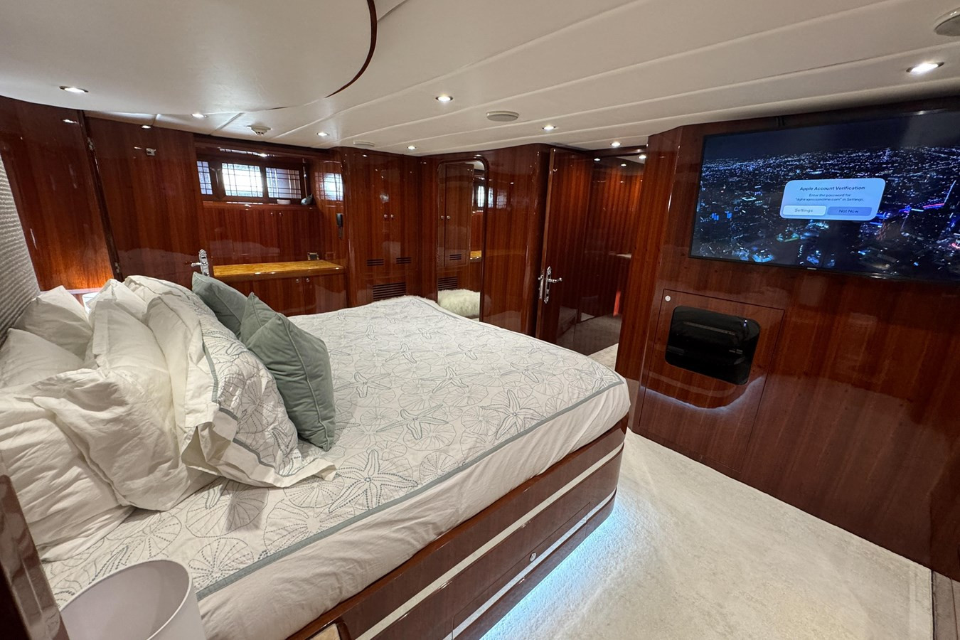 https://arconyachts.ams3.digitaloceanspaces.com/82590/conversions/large_4826251-optimize.jpg