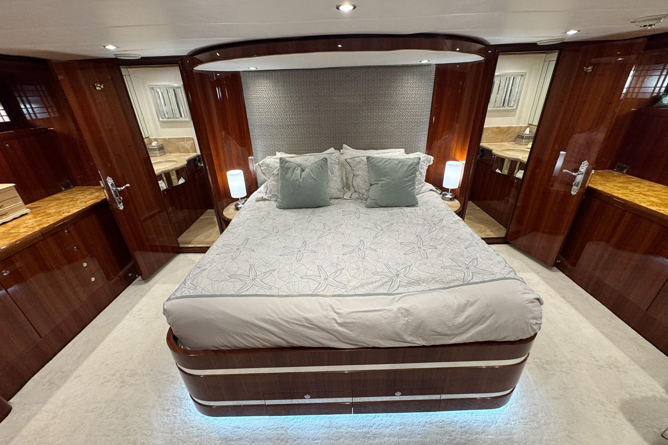 https://arconyachts.ams3.digitaloceanspaces.com/82593/conversions/large_4826252-optimize.jpg