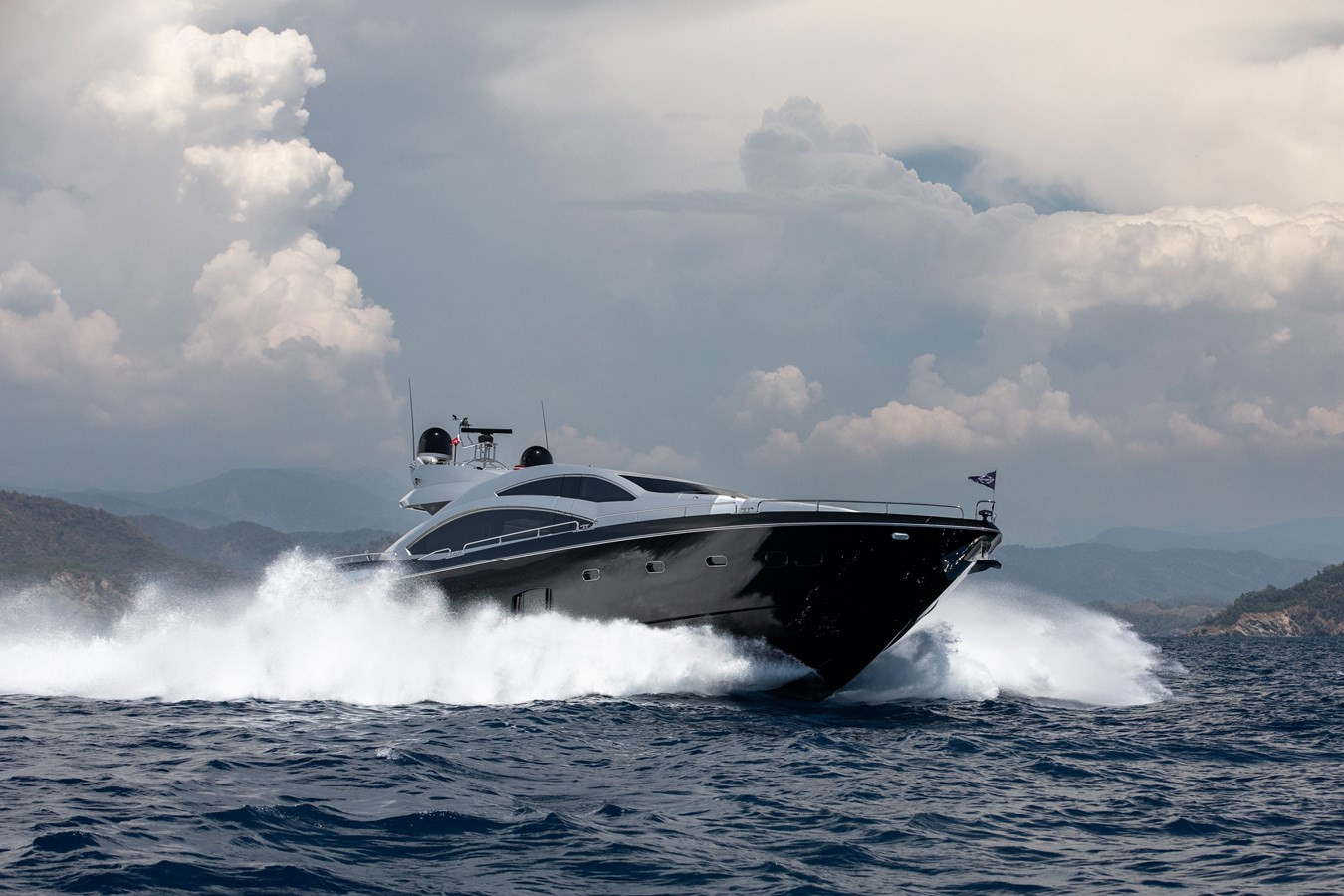 https://arconyachts.ams3.digitaloceanspaces.com/82662/conversions/large_4817845-optimize.jpg