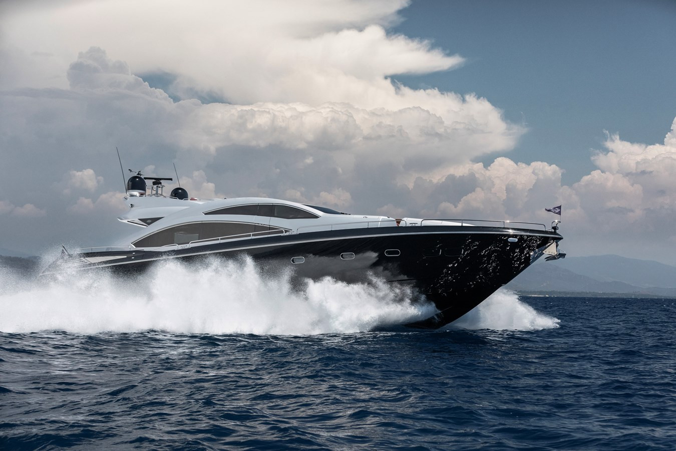 https://arconyachts.ams3.digitaloceanspaces.com/82665/conversions/large_4817846-optimize.jpg