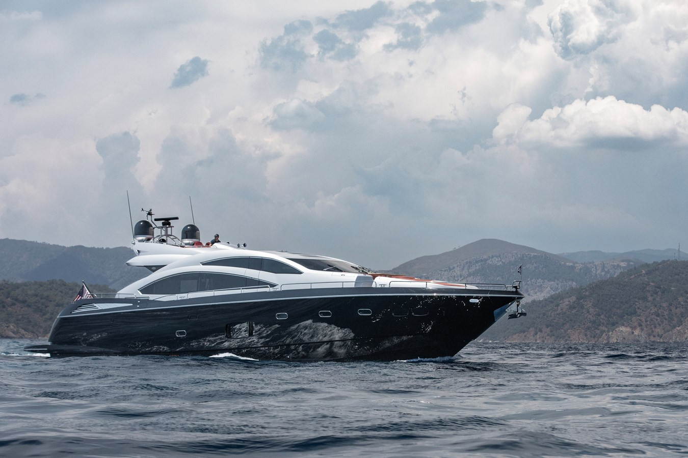 https://arconyachts.ams3.digitaloceanspaces.com/82671/conversions/large_4817848-optimize.jpg