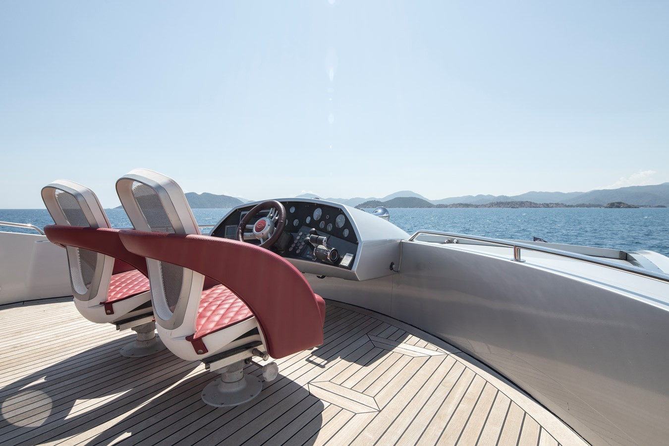 https://arconyachts.ams3.digitaloceanspaces.com/82677/conversions/large_4817850-optimize.jpg