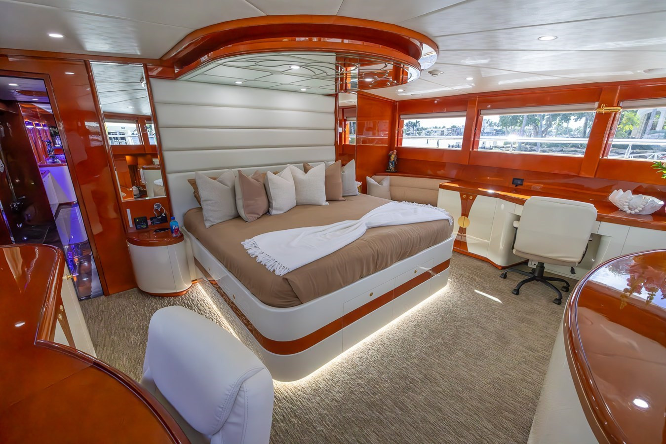 https://arconyachts.ams3.digitaloceanspaces.com/82685/conversions/large_4836839-optimize.jpg
