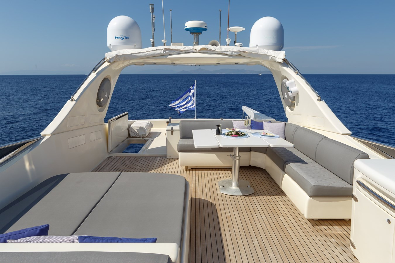 https://arconyachts.ams3.digitaloceanspaces.com/82687/conversions/large_3666541-optimize.jpg