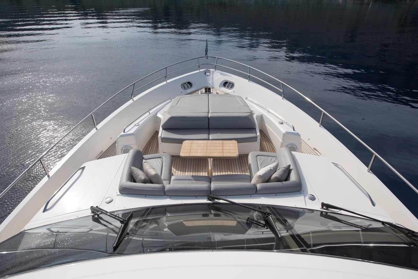 https://arconyachts.ams3.digitaloceanspaces.com/82749/conversions/large_4841983-optimize.jpg