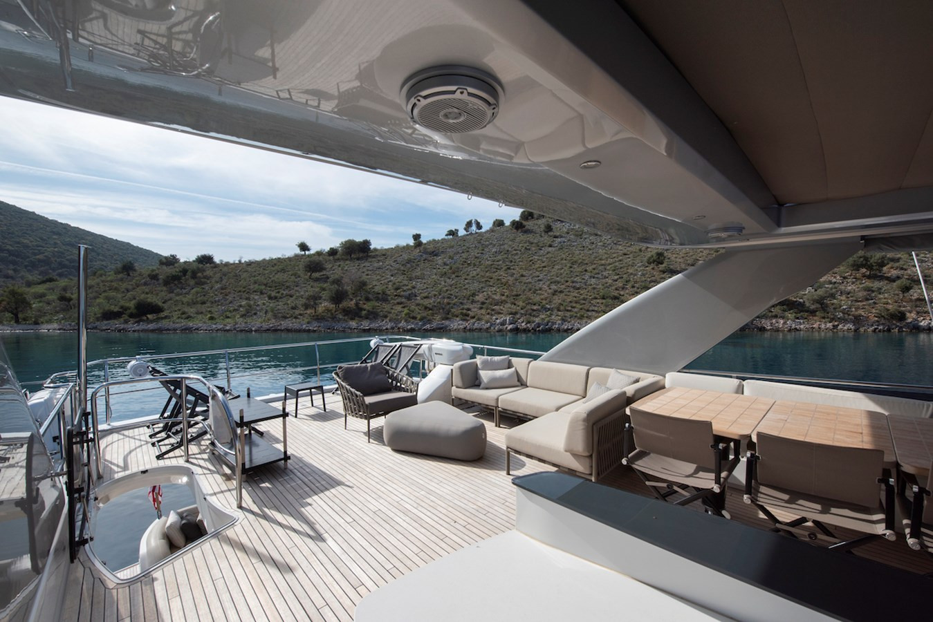 https://arconyachts.ams3.digitaloceanspaces.com/82751/conversions/large_4841972-optimize.jpg