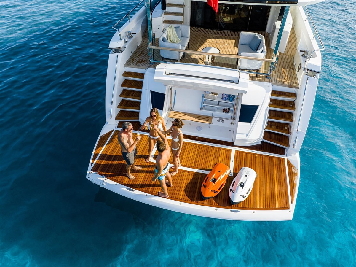 https://arconyachts.ams3.digitaloceanspaces.com/82756/conversions/large_4147216-optimize.jpg