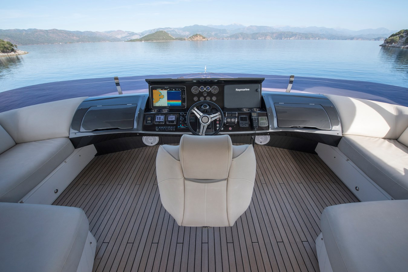 https://arconyachts.ams3.digitaloceanspaces.com/82760/conversions/large_4841975-optimize.jpg