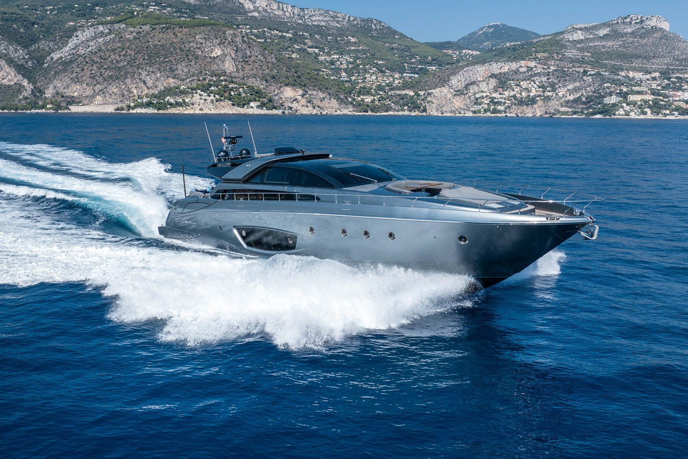 https://arconyachts.ams3.digitaloceanspaces.com/82765/conversions/large_4821743-optimize.jpg