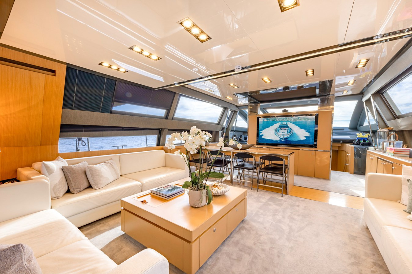 https://arconyachts.ams3.digitaloceanspaces.com/82774/conversions/large_4821746-optimize.jpg