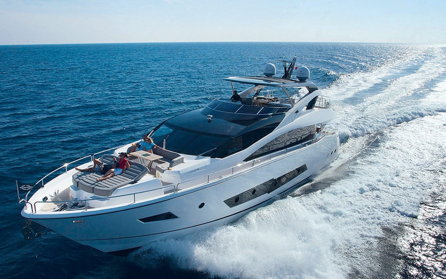 https://arconyachts.ams3.digitaloceanspaces.com/82826/conversions/large_4372659-optimize.jpg