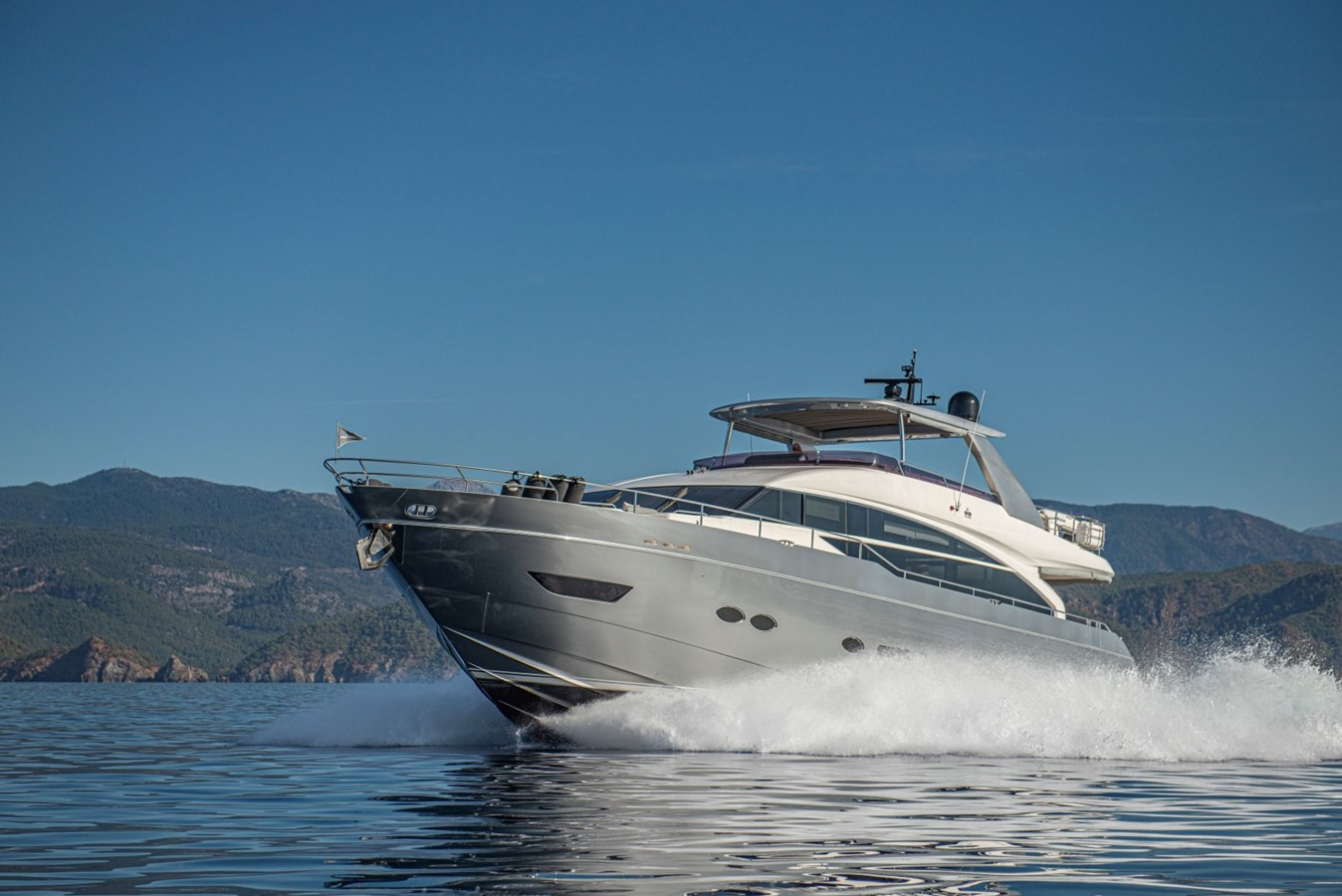 https://arconyachts.ams3.digitaloceanspaces.com/82827/conversions/large_4841949-optimize.jpg