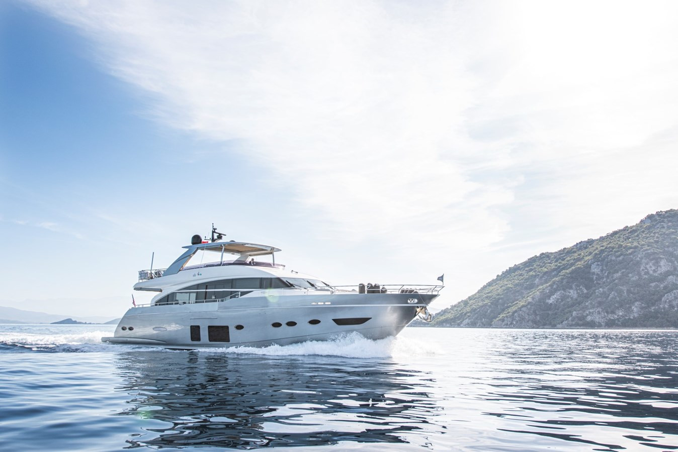 https://arconyachts.ams3.digitaloceanspaces.com/82830/conversions/large_4841951-optimize.jpg