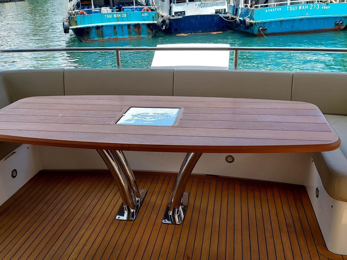 https://arconyachts.ams3.digitaloceanspaces.com/82832/conversions/large_4372660-optimize.jpg