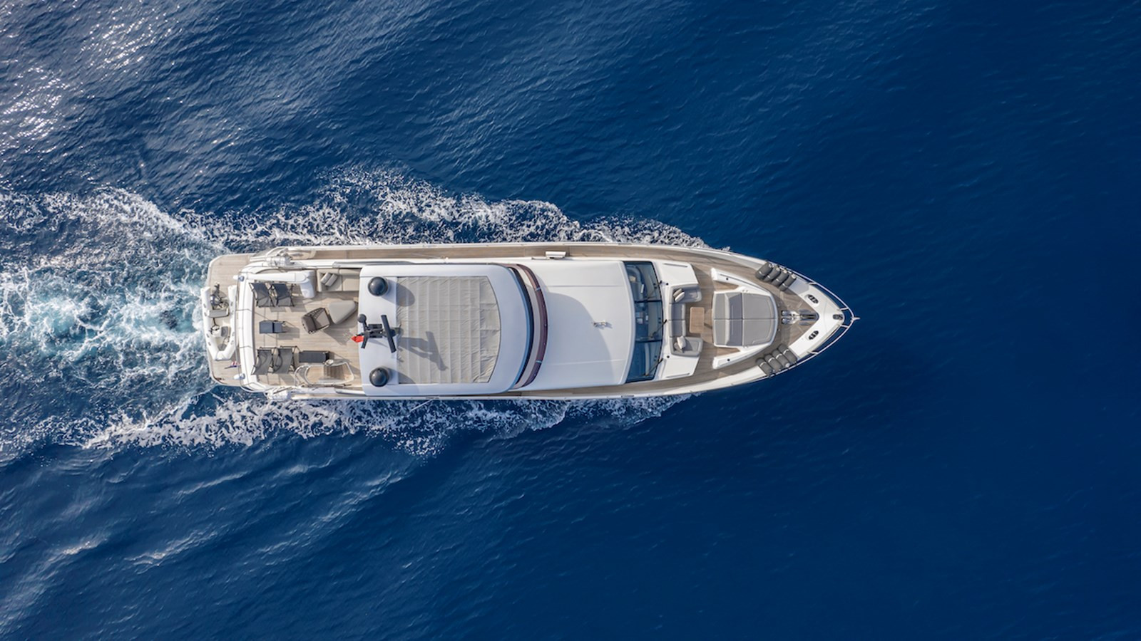 https://arconyachts.ams3.digitaloceanspaces.com/82836/conversions/large_4841943-optimize.jpg