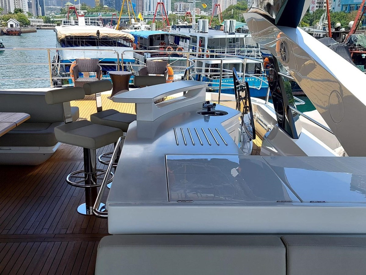 https://arconyachts.ams3.digitaloceanspaces.com/82837/conversions/large_4372665-optimize.jpg