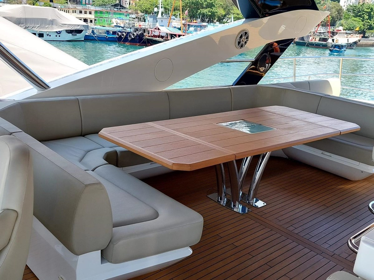 https://arconyachts.ams3.digitaloceanspaces.com/82839/conversions/large_4372666-optimize.jpg